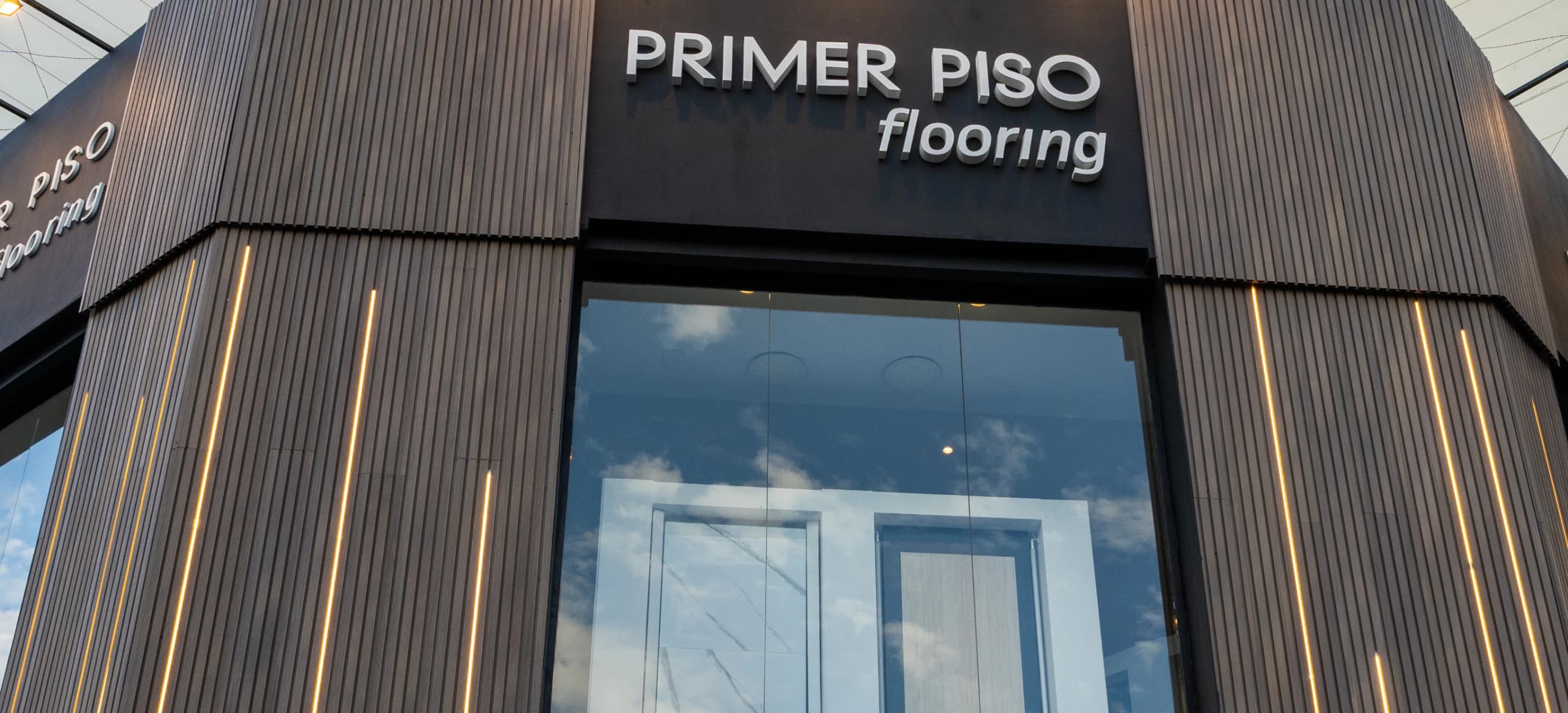 Primer Piso Flooring, local de pisos y revestimientos de DYB Arqs en Núñez, Buenos Aires – foto 1