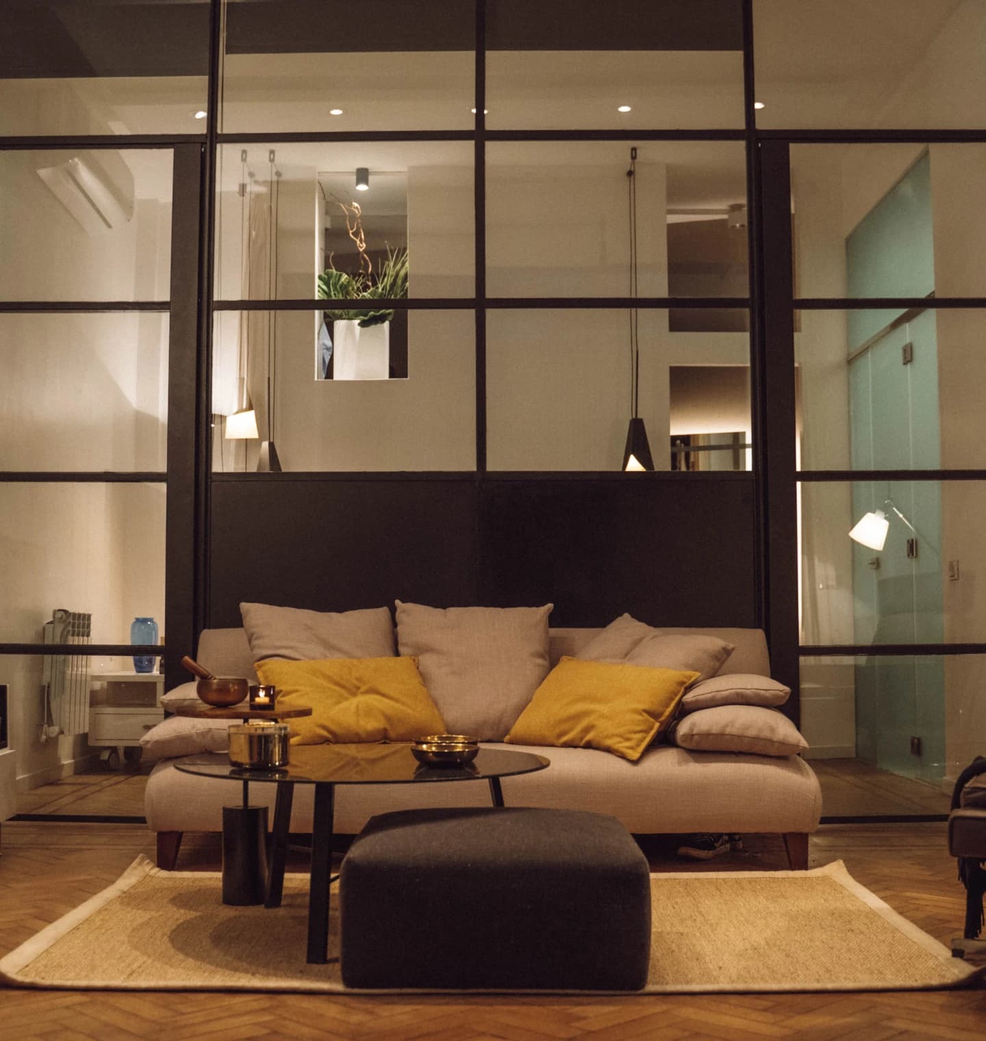Ugarteche, planta baja con patio de DYB Arqs en Buenos Aires